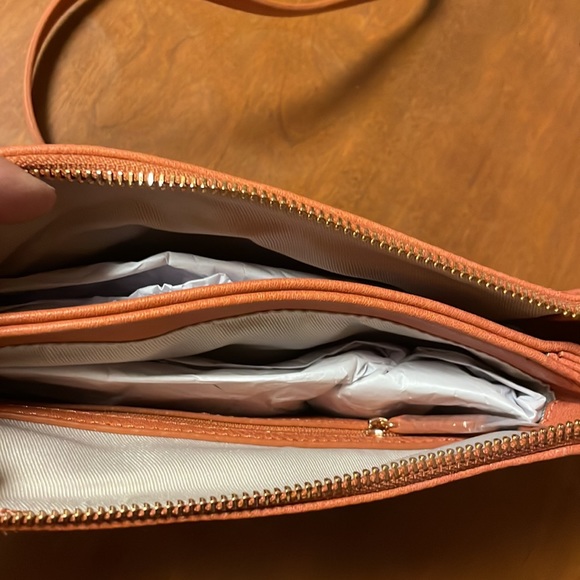 Lauren Conrad crossbody purse. NWT. See pics for cut out design on one side only - Picture 6 of 7